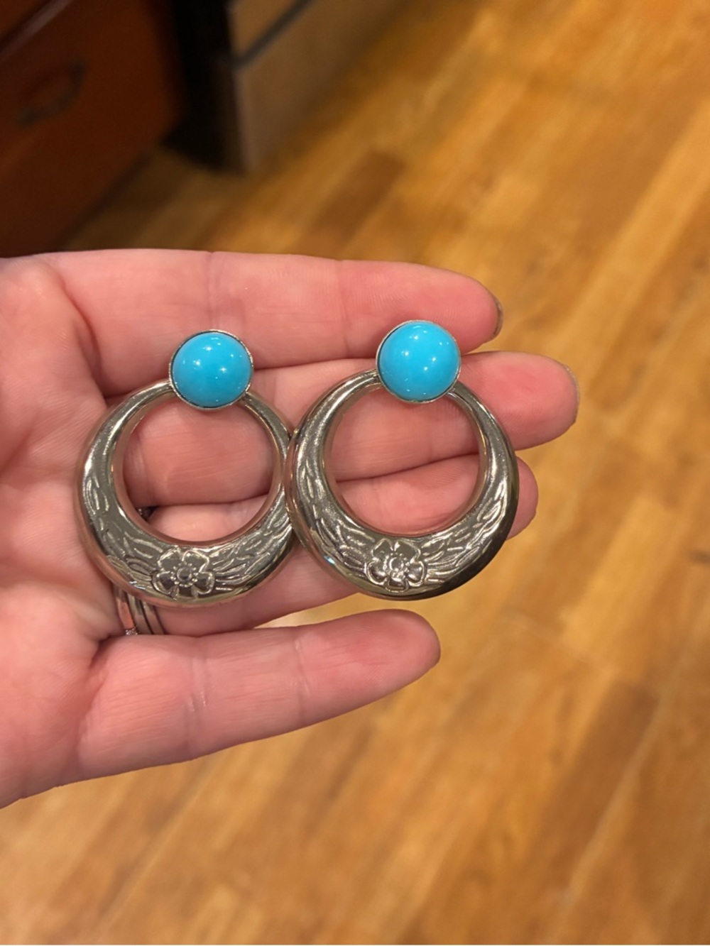 Beautiful Southwestern turquoise cabochon hoop earrings
